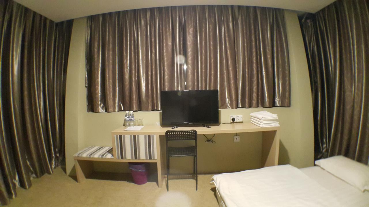 Om Hotel Simpang Ampat  Luaran gambar