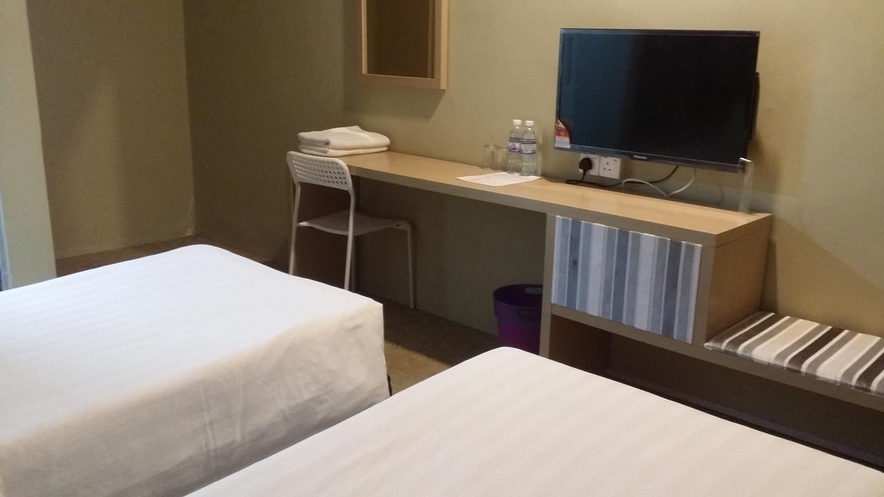Om Hotel Simpang Ampat  Luaran gambar